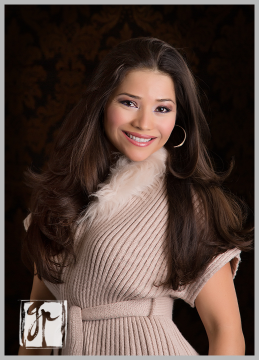 ovely woman with fur collar brunette studio