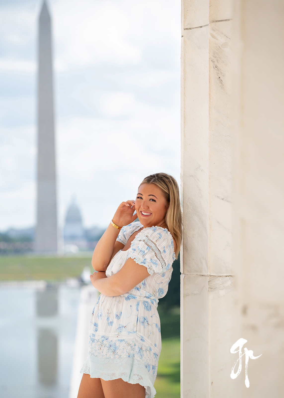 senior portraits Lincoln memorial
